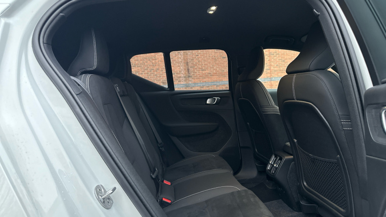 Volvo XC40 2.0 B3P Plus Black Edition 5dr Auto Petrol Estate